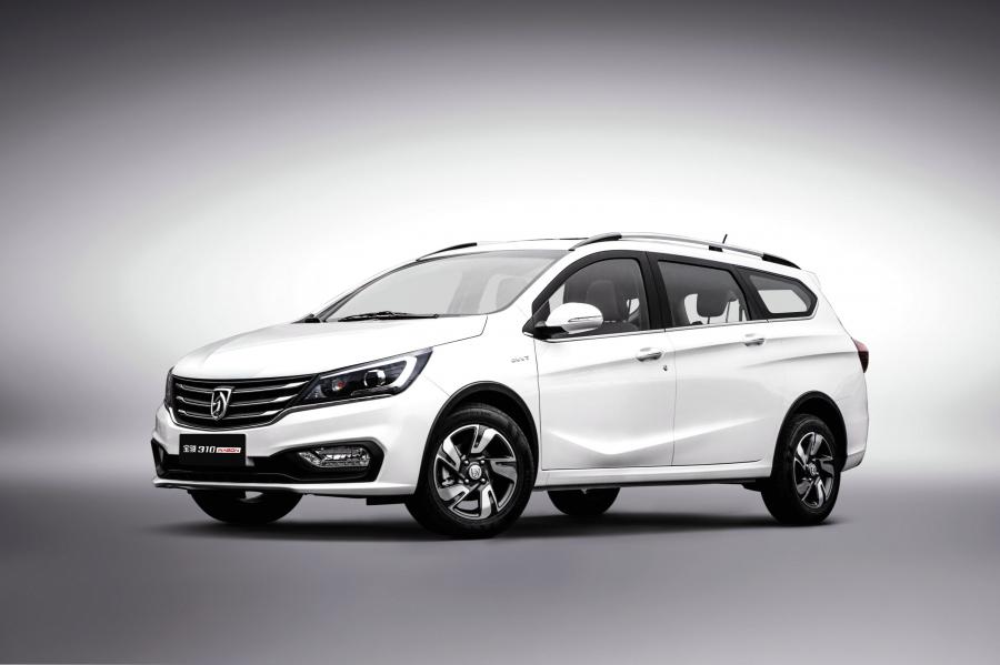  Baojun 310W 2017 года  (фото 1 из 12)